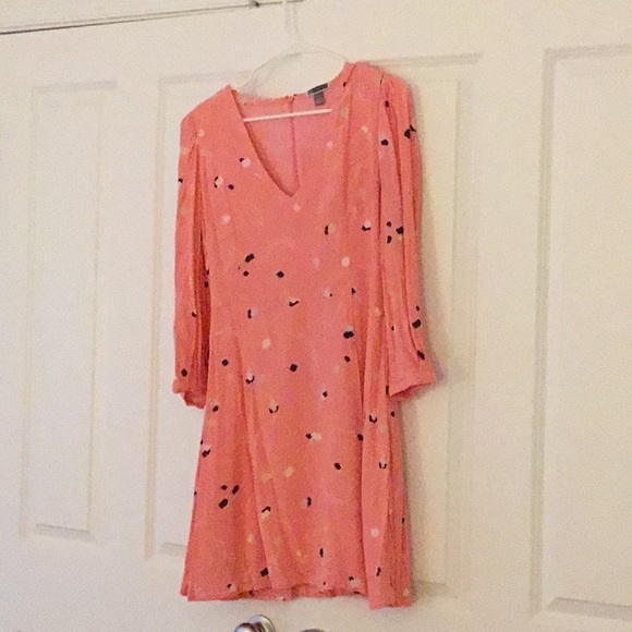 Chelsea28 Dresses & Skirts - Pink Vneck dress